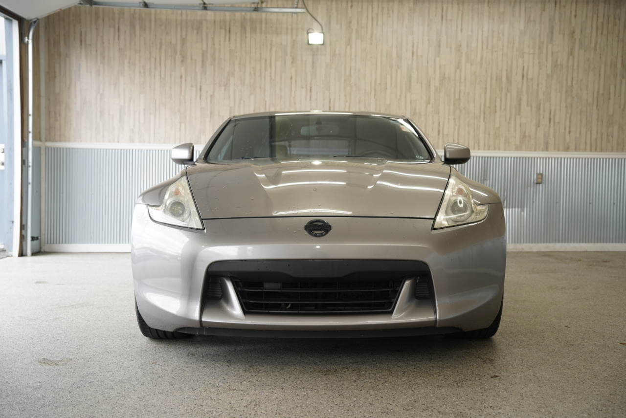 Nissan 370Z 2dr Cpe Auto Touring 2009 Nissan 370Z 2dr Cpe Auto Touring 2009