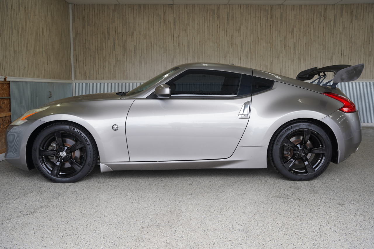 Nissan 370Z 2dr Cpe Auto Touring 2009 Nissan 370Z 2dr Cpe Auto Touring 2009