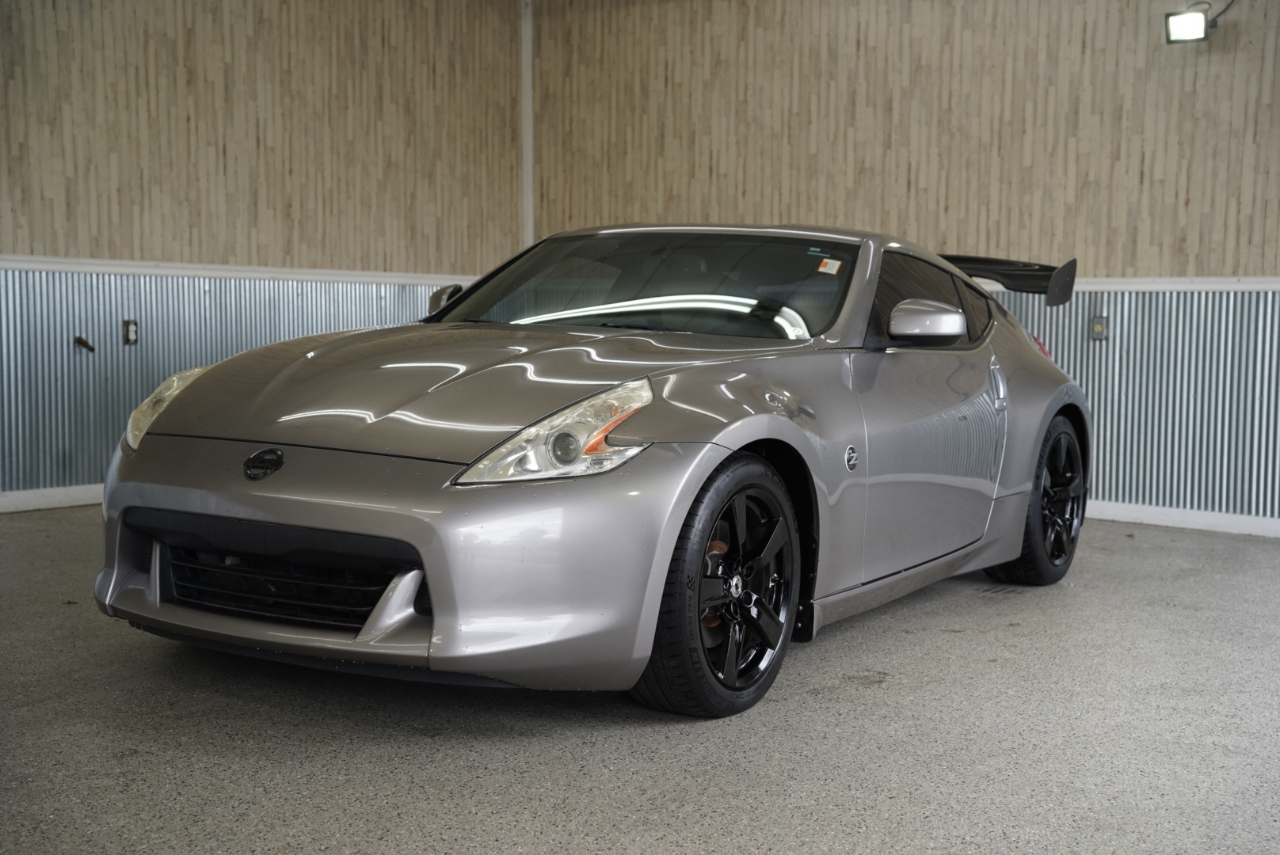 Nissan 370Z 2dr Cpe Auto Touring 2009 Nissan 370Z 2dr Cpe Auto Touring 2009