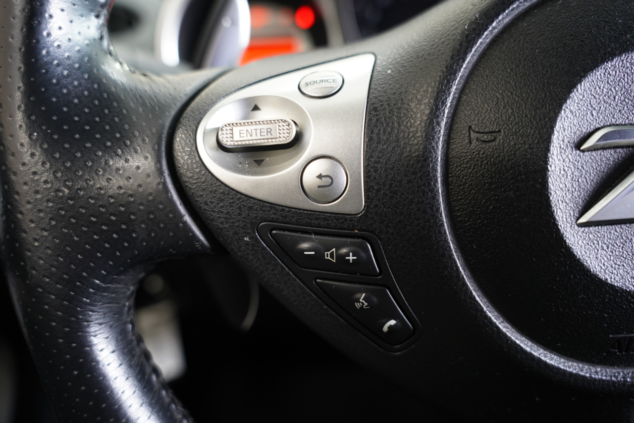 Nissan 370Z 2dr Cpe Auto Touring 2009 Nissan 370Z 2dr Cpe Auto Touring 2009