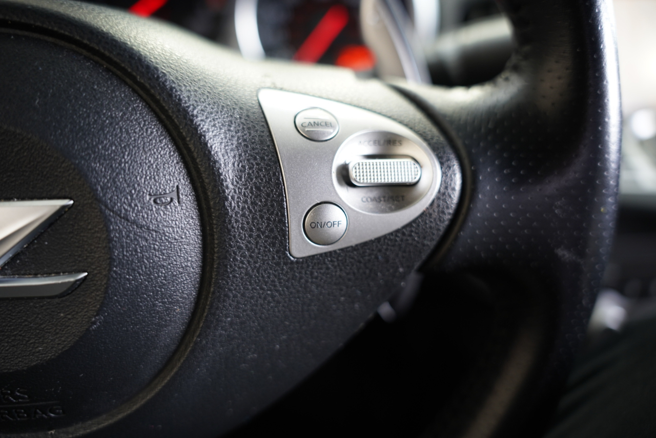 Nissan 370Z 2dr Cpe Auto Touring 2009 Nissan 370Z 2dr Cpe Auto Touring 2009