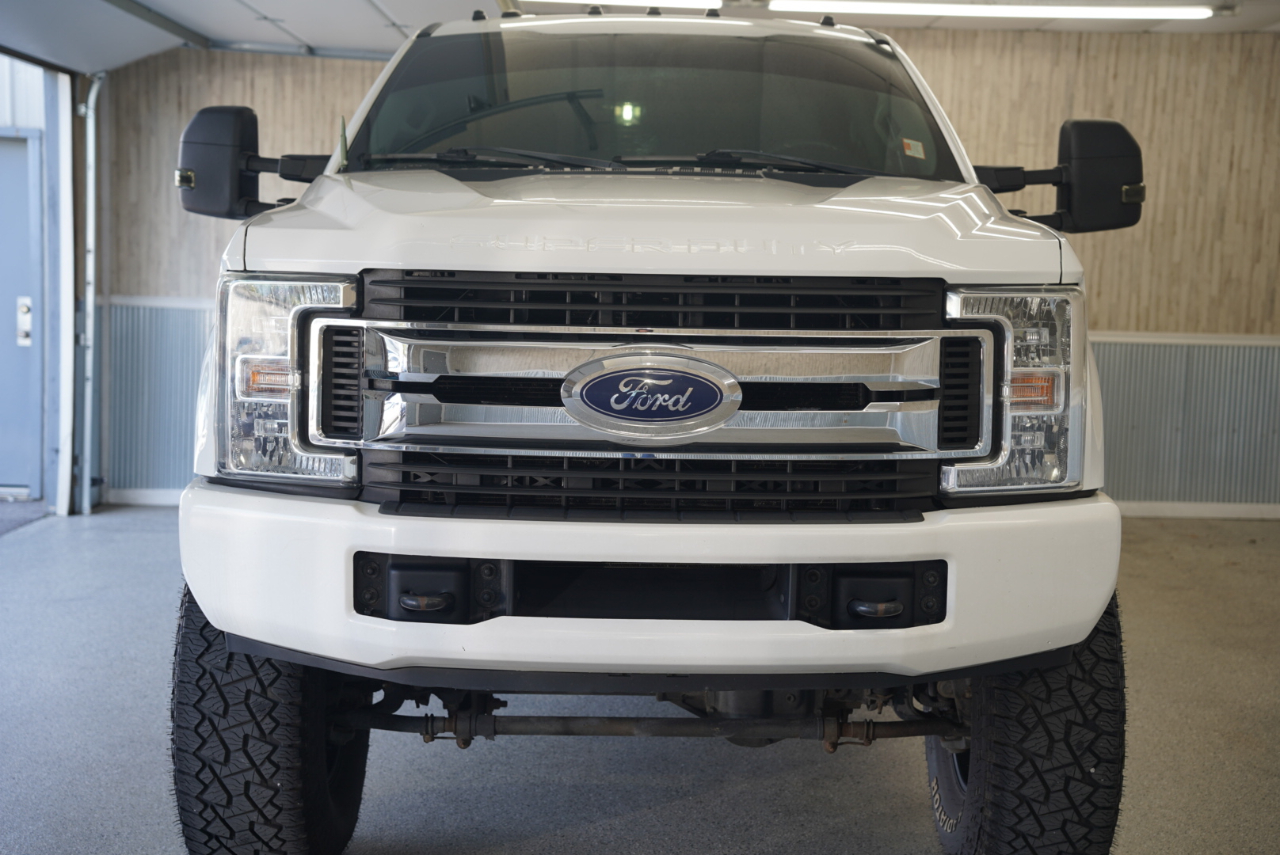 Ford Super Duty F-350 DRW XL 4WD Crew Cab 8' Box 2019 Ford Super Duty F-350 DRW XL 4WD Crew Cab 8' Box 2019
