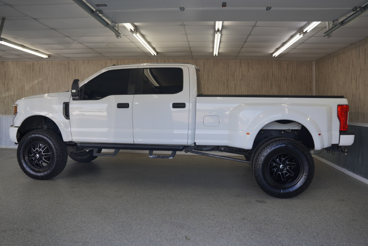Ford Super Duty F-350 DRW XL 4WD Crew Cab 8' Box 2019 Ford Super Duty F-350 DRW XL 4WD Crew Cab 8' Box 2019