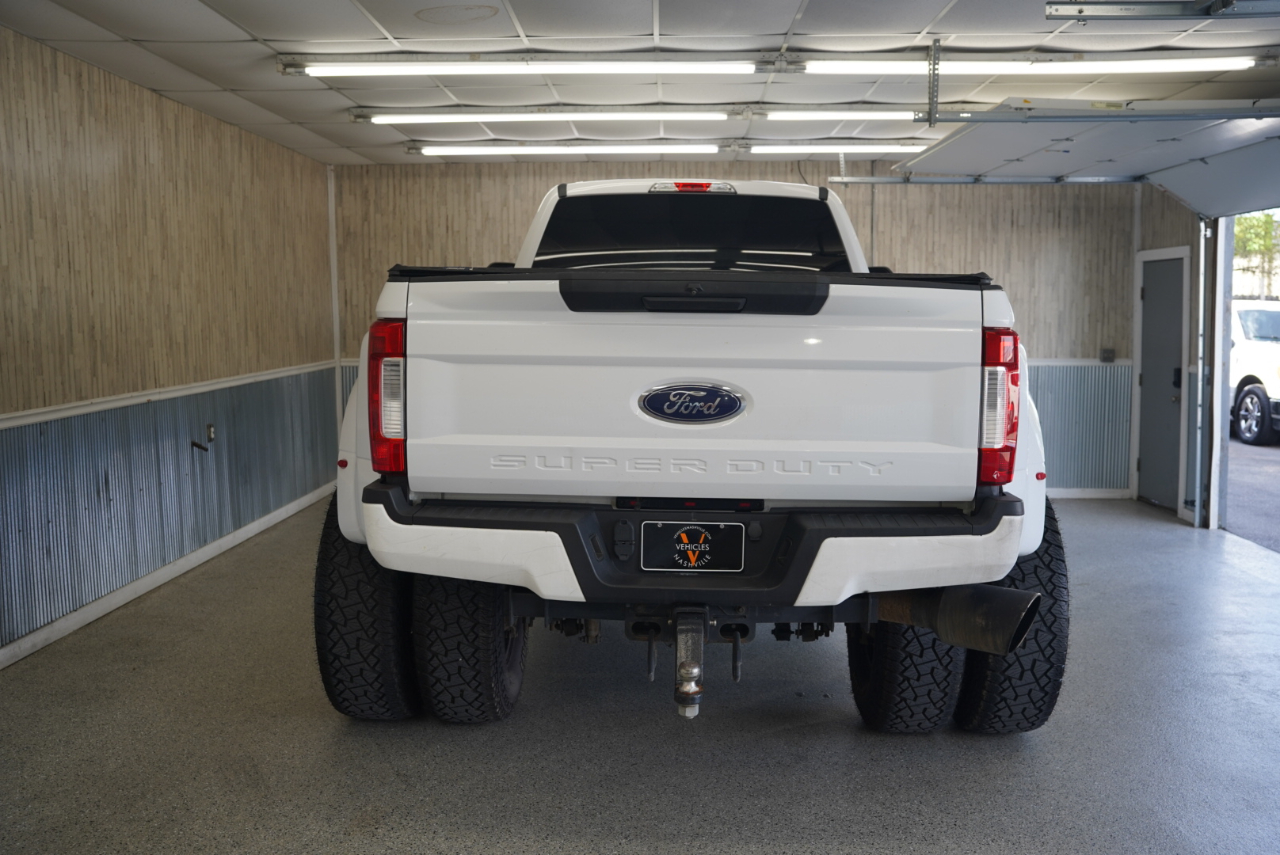 Ford Super Duty F-350 DRW XL 4WD Crew Cab 8' Box 2019 Ford Super Duty F-350 DRW XL 4WD Crew Cab 8' Box 2019