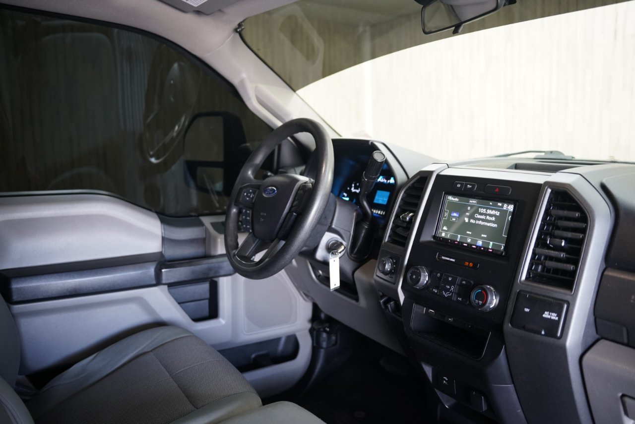 Ford Super Duty F-350 DRW XL 4WD Crew Cab 8' Box 2019 Ford Super Duty F-350 DRW XL 4WD Crew Cab 8' Box 2019