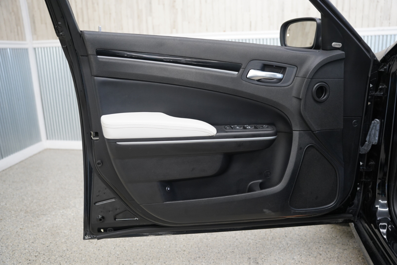 Chrysler 300 300S RWD 2021 Chrysler 300 300S RWD 2021