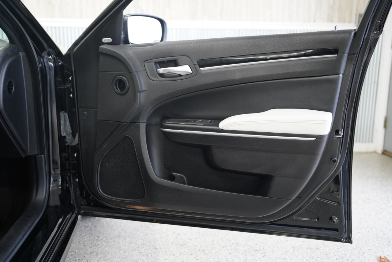 Chrysler 300 300S RWD 2021 Chrysler 300 300S RWD 2021