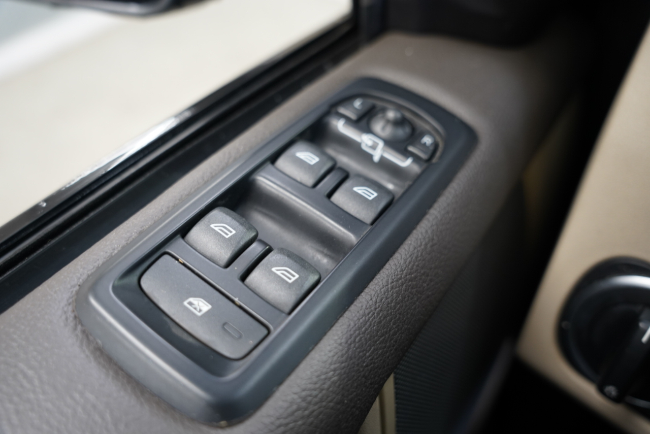 Land Rover LR4 4WD 4dr HSE 2012 Land Rover LR4 4WD 4dr HSE 2012