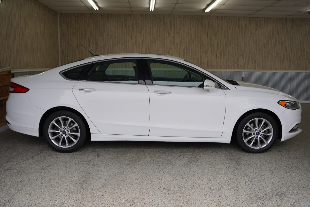 Ford Fusion SE FWD 2017 Ford Fusion SE FWD 2017