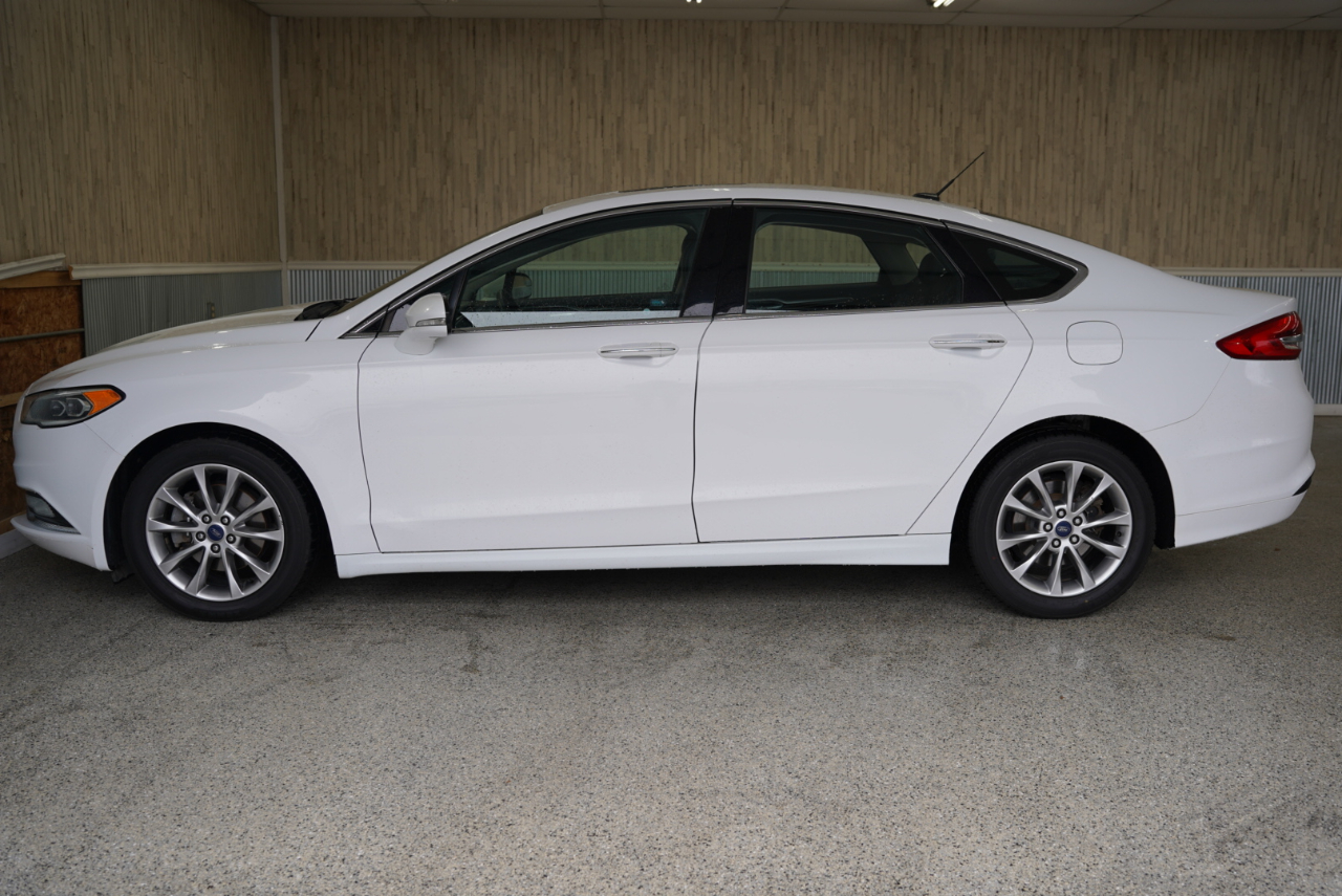 Ford Fusion SE FWD 2017 Ford Fusion SE FWD 2017
