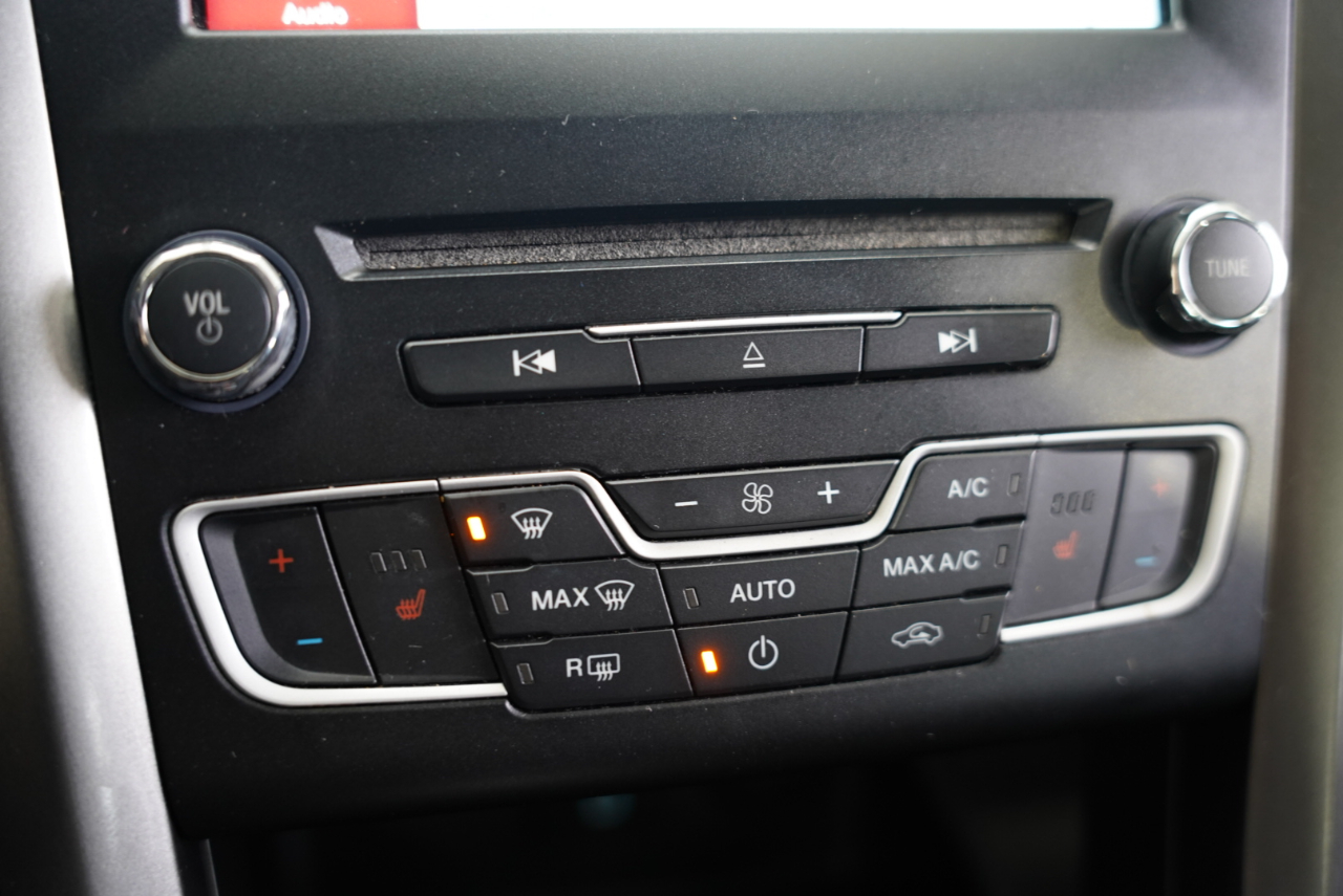 Ford Fusion SE FWD 2017 Ford Fusion SE FWD 2017