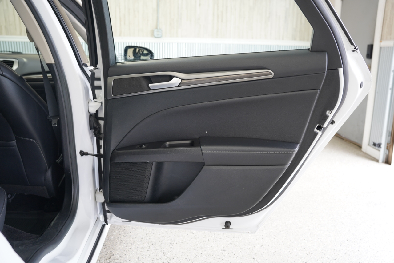 Ford Fusion SE FWD 2017 Ford Fusion SE FWD 2017