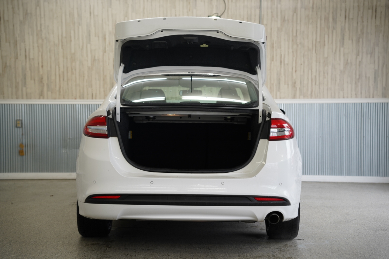 Ford Fusion SE FWD 2017 Ford Fusion SE FWD 2017