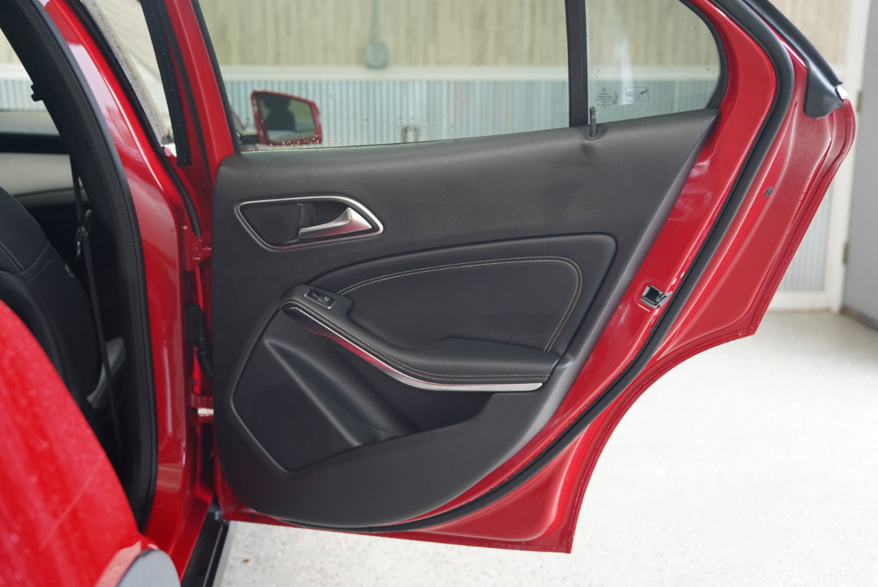 Mercedes-Benz GLA GLA 250 SUV 2020 Mercedes-Benz GLA GLA 250 SUV 2020