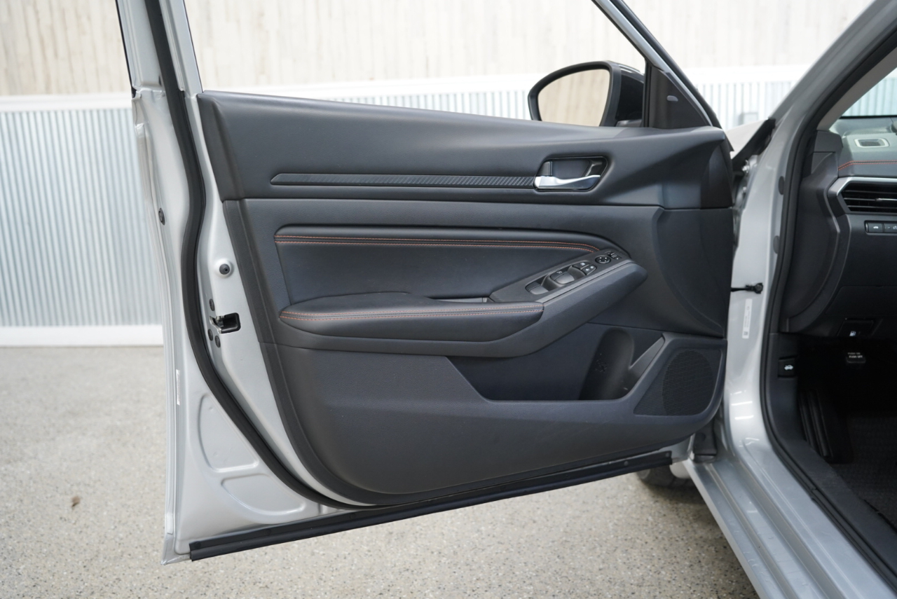 Nissan Altima 2.5 SR Sedan 2021 Nissan Altima 2.5 SR Sedan 2021