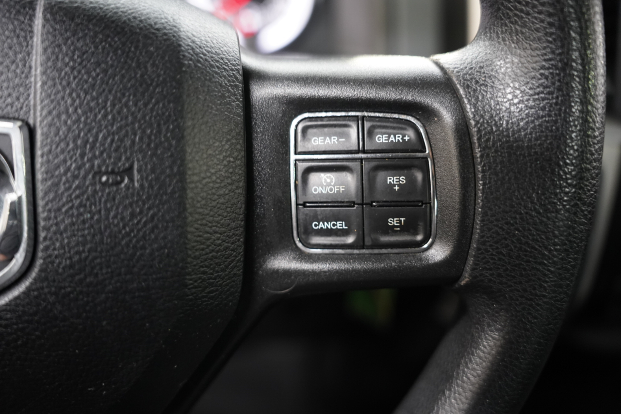 RAM 1500 Classic SLT 4x4 Crew Cab 6'4" Box 2020