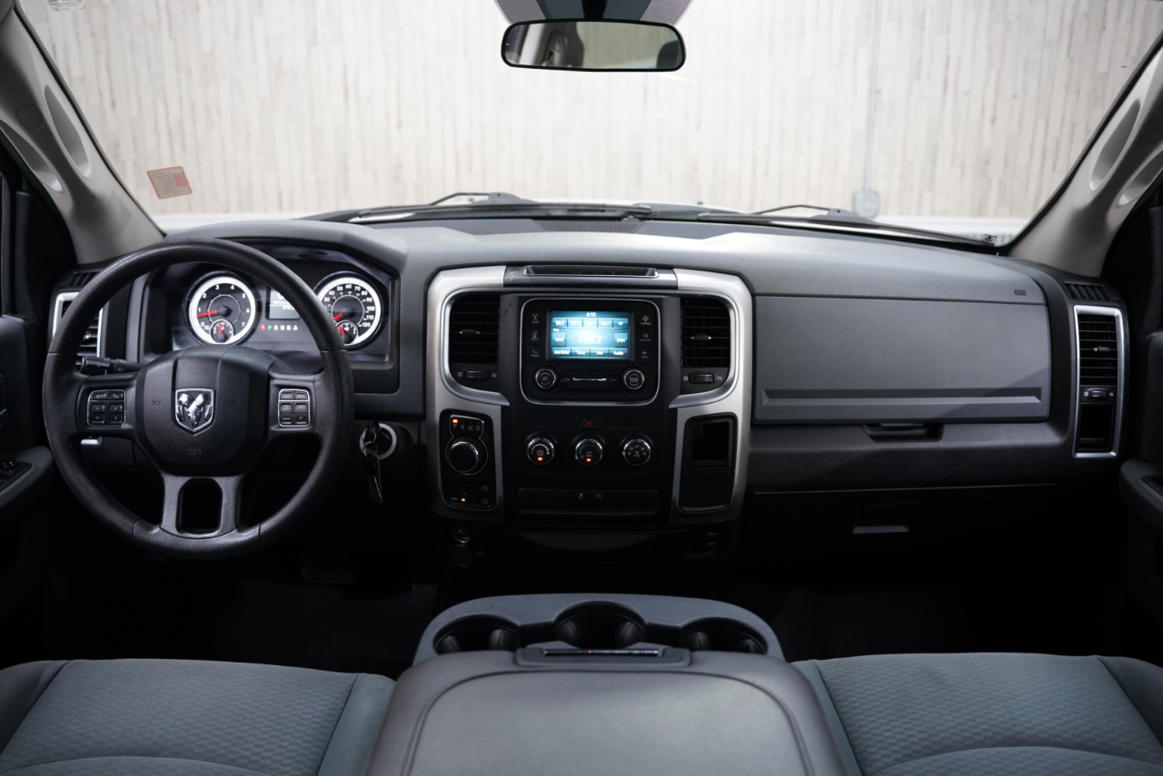 RAM 1500 Classic SLT 4x4 Crew Cab 6'4" Box 2020