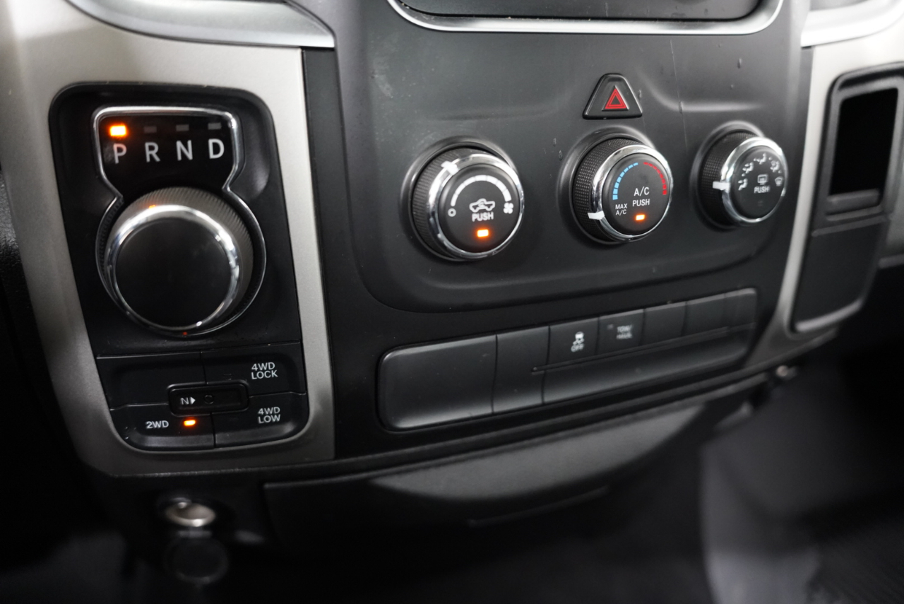 RAM 1500 Classic SLT 4x4 Crew Cab 6'4" Box 2020