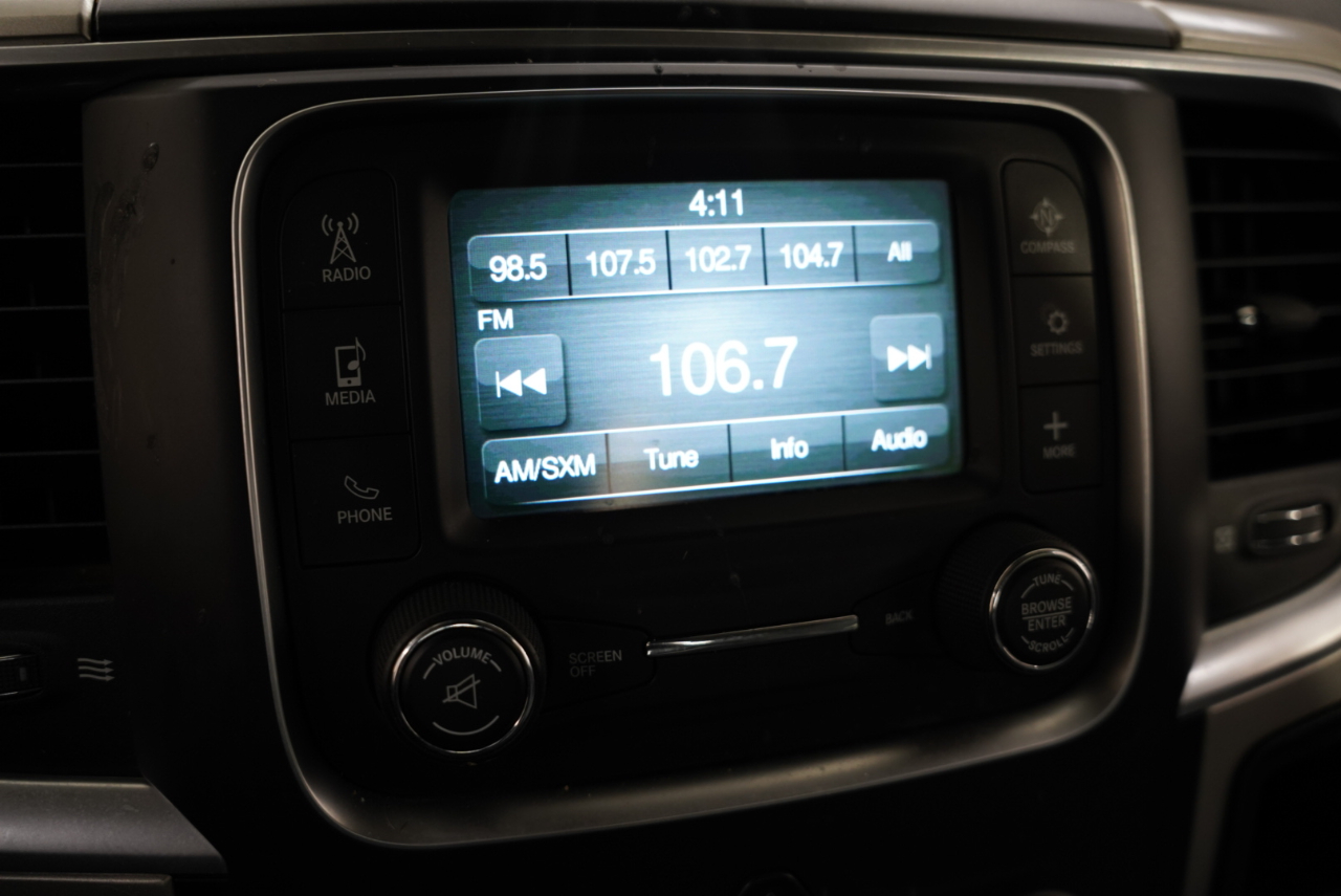 RAM 1500 Classic SLT 4x4 Crew Cab 6'4" Box 2020