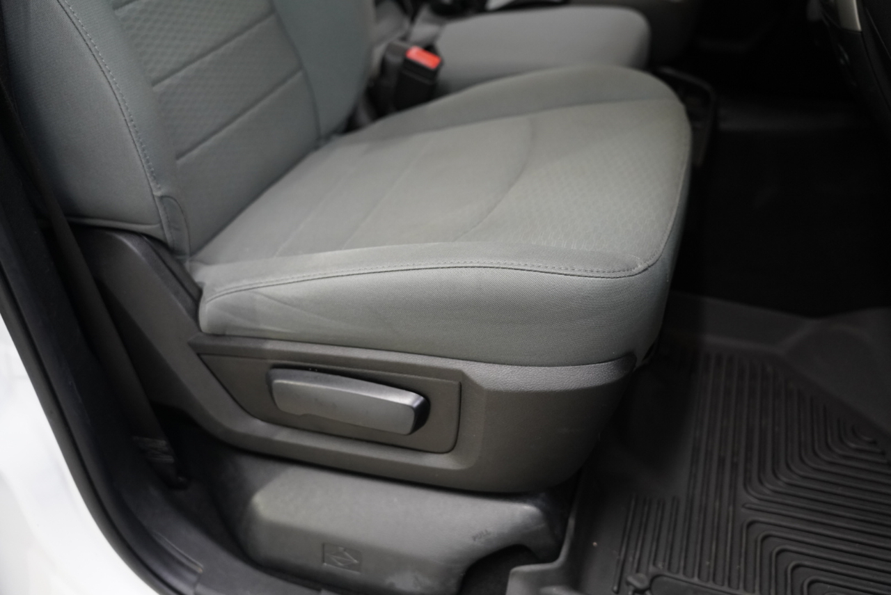 RAM 1500 Classic SLT 4x4 Crew Cab 6'4" Box 2020