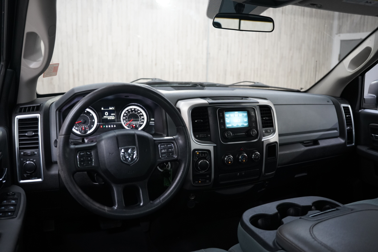 RAM 1500 Classic SLT 4x4 Crew Cab 6'4" Box 2020