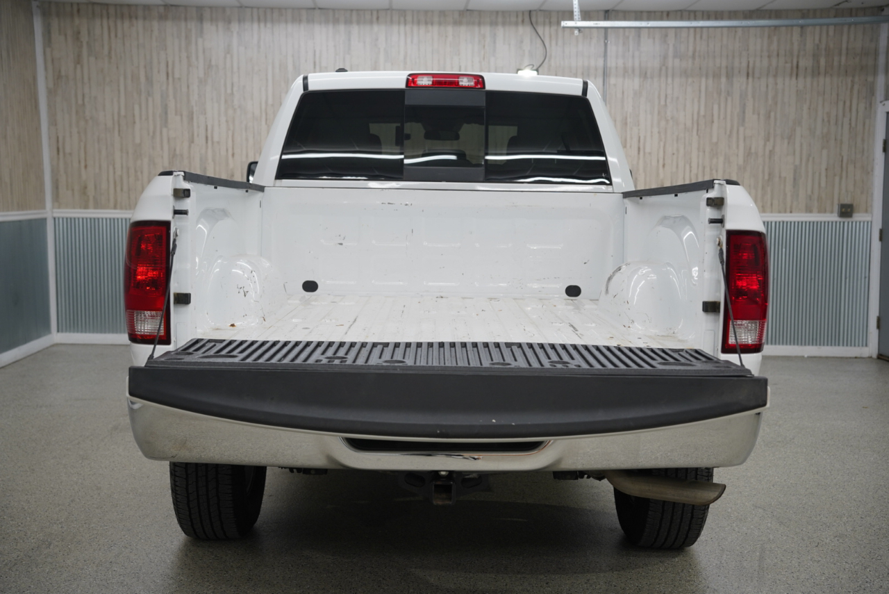 RAM 1500 Classic SLT 4x4 Crew Cab 6'4" Box 2020