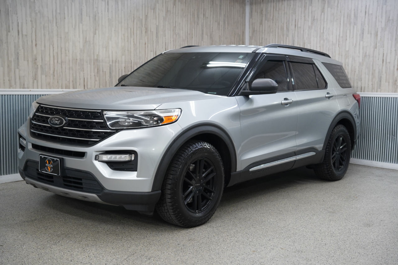 2020 Ford Explorer XLT photo 3