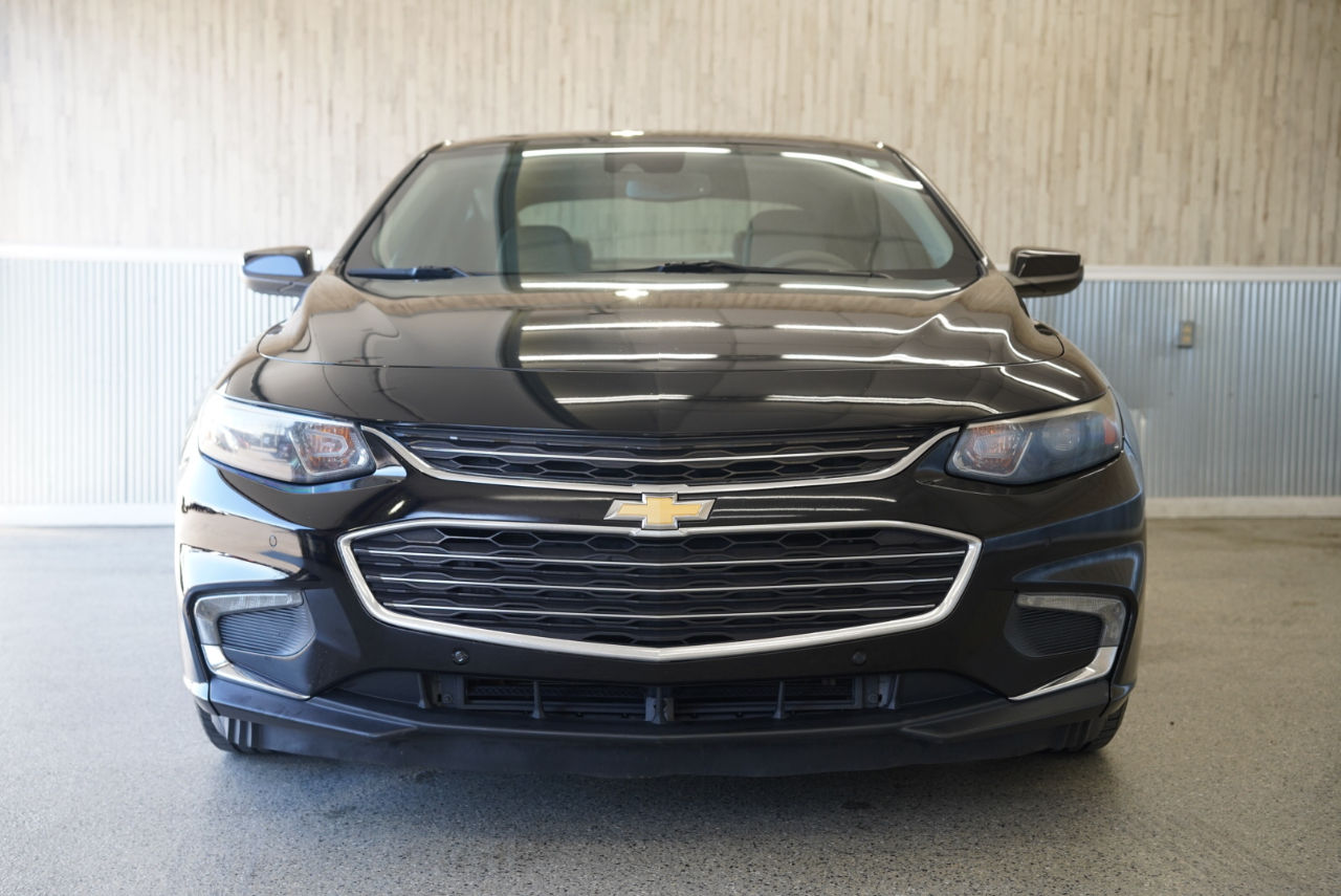 2017 Chevrolet Malibu Hybrid photo 3