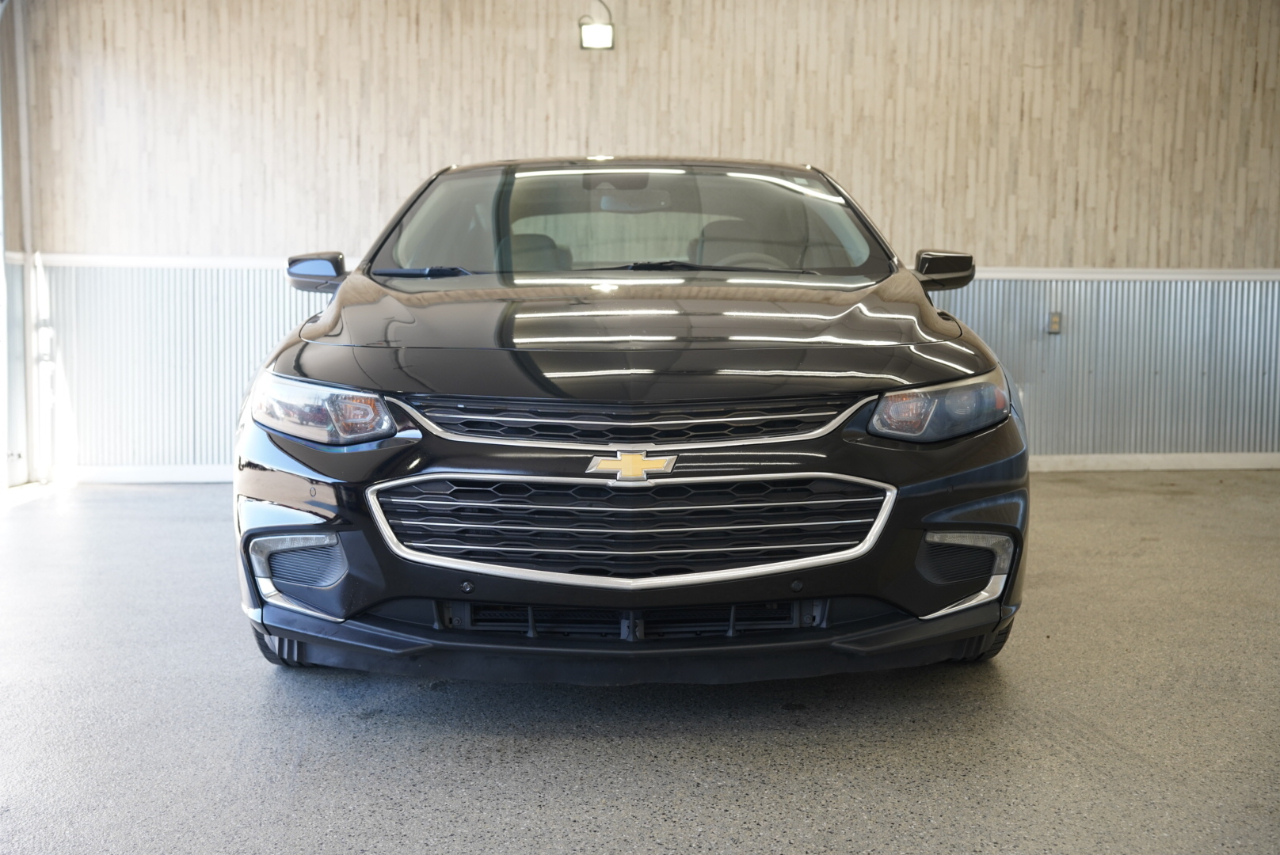 2017 Chevrolet Malibu Hybrid photo 2