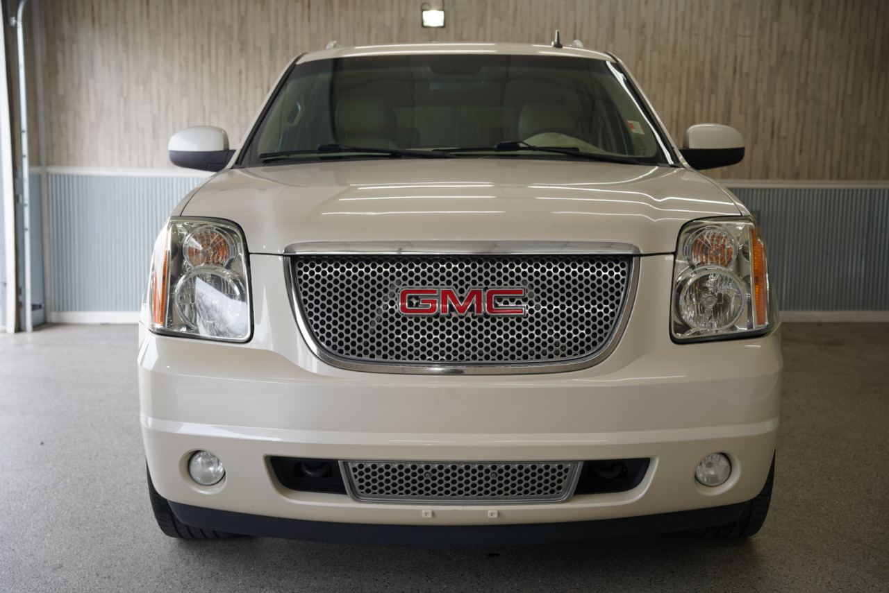 2012 Gmc Yukon XL 1500 Denali photo 3