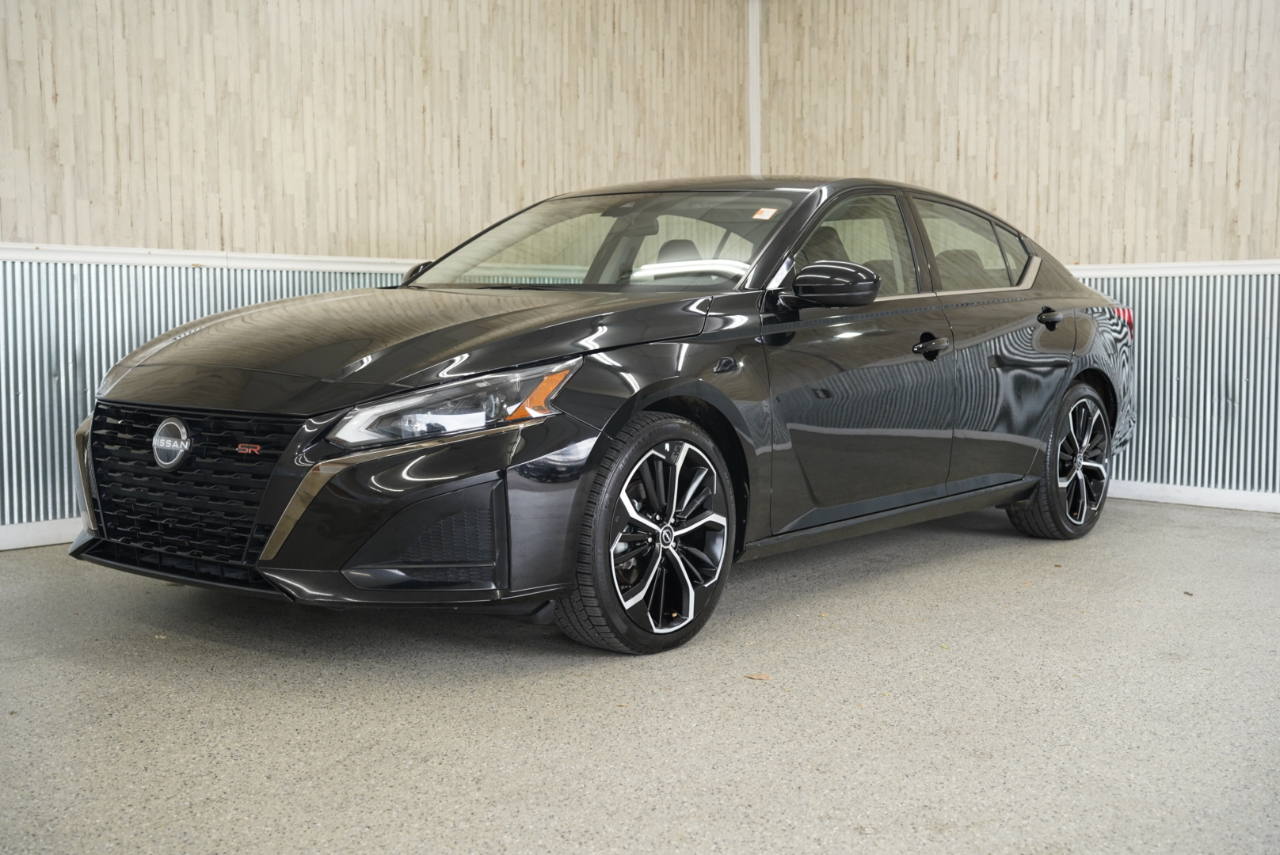2023 Nissan Altima 2.5 SR photo 4