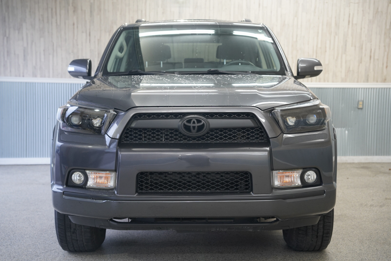 2013 Toyota 4Runner 4WD V6 SR5 photo 3