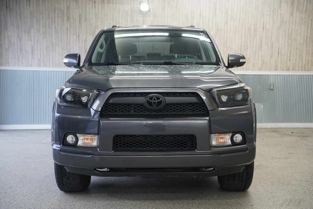 2013 Toyota 4Runner 4WD V6 SR5 photo 2