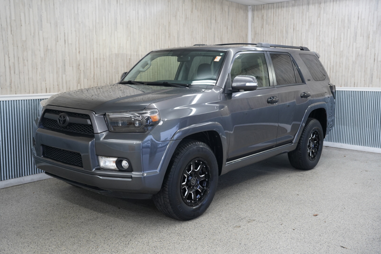 2013 Toyota 4Runner 4WD V6 SR5 photo 4
