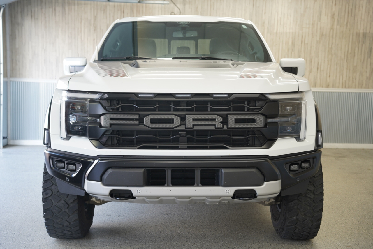 2025 Ford F-150 Raptor photo 3
