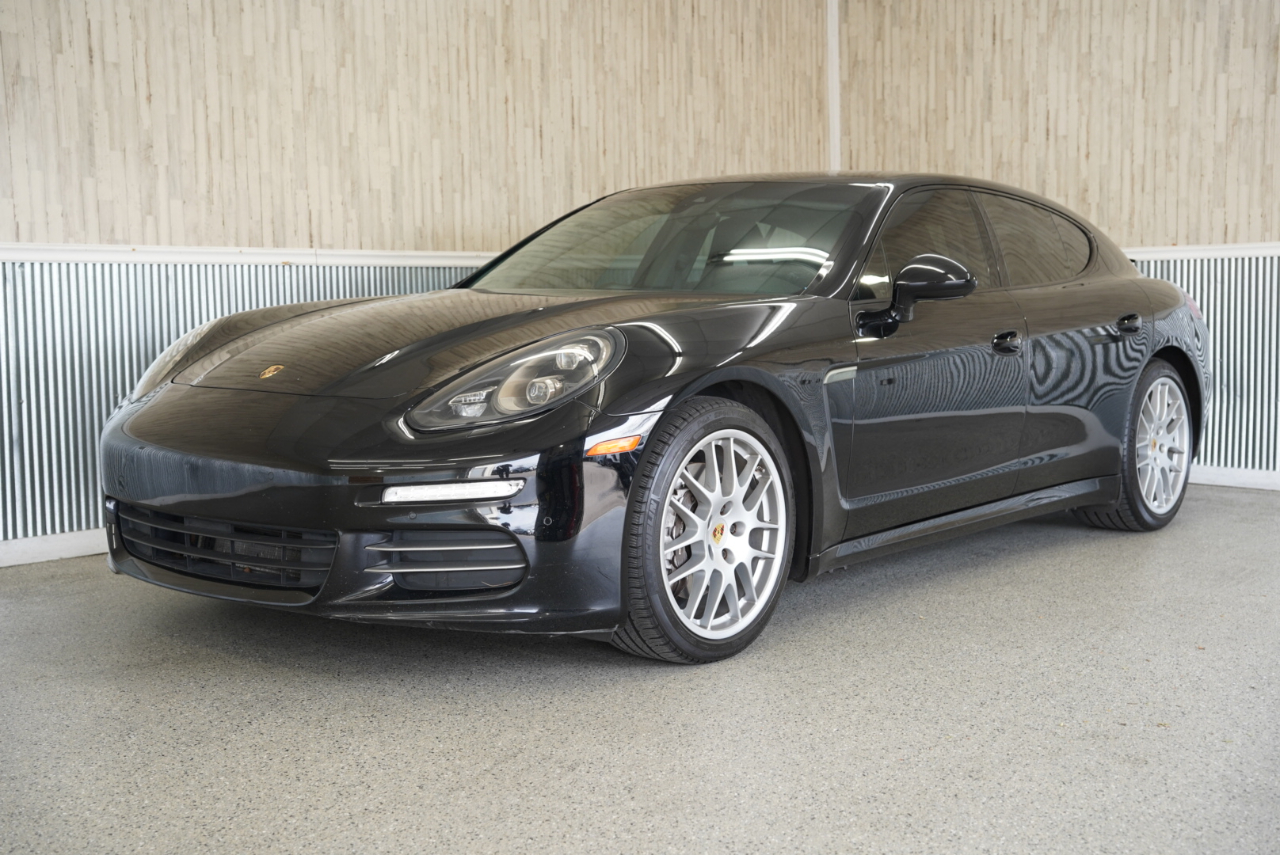 2016 Porsche Panamera 4 photo 4