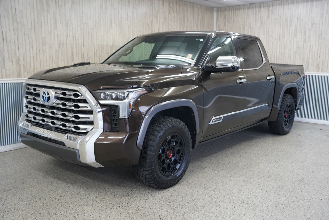 2022 Toyota Tundra 1794 Edition CrewMax photo 4
