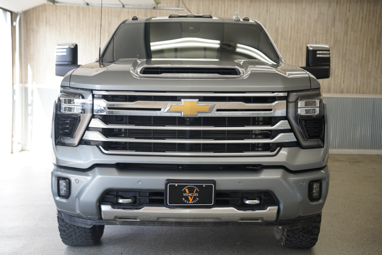 2024 Chevrolet Silverado 3500HD High Country photo 3