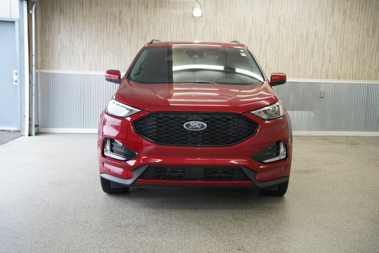 2023 Ford Edge ST-Line photo 2