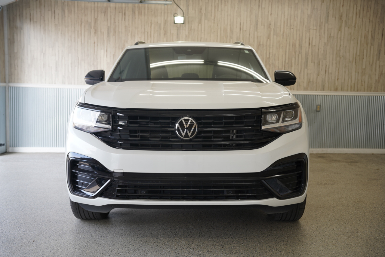 2023 Volkswagen Atlas Cross Sport V6 SEL R-Line photo 2