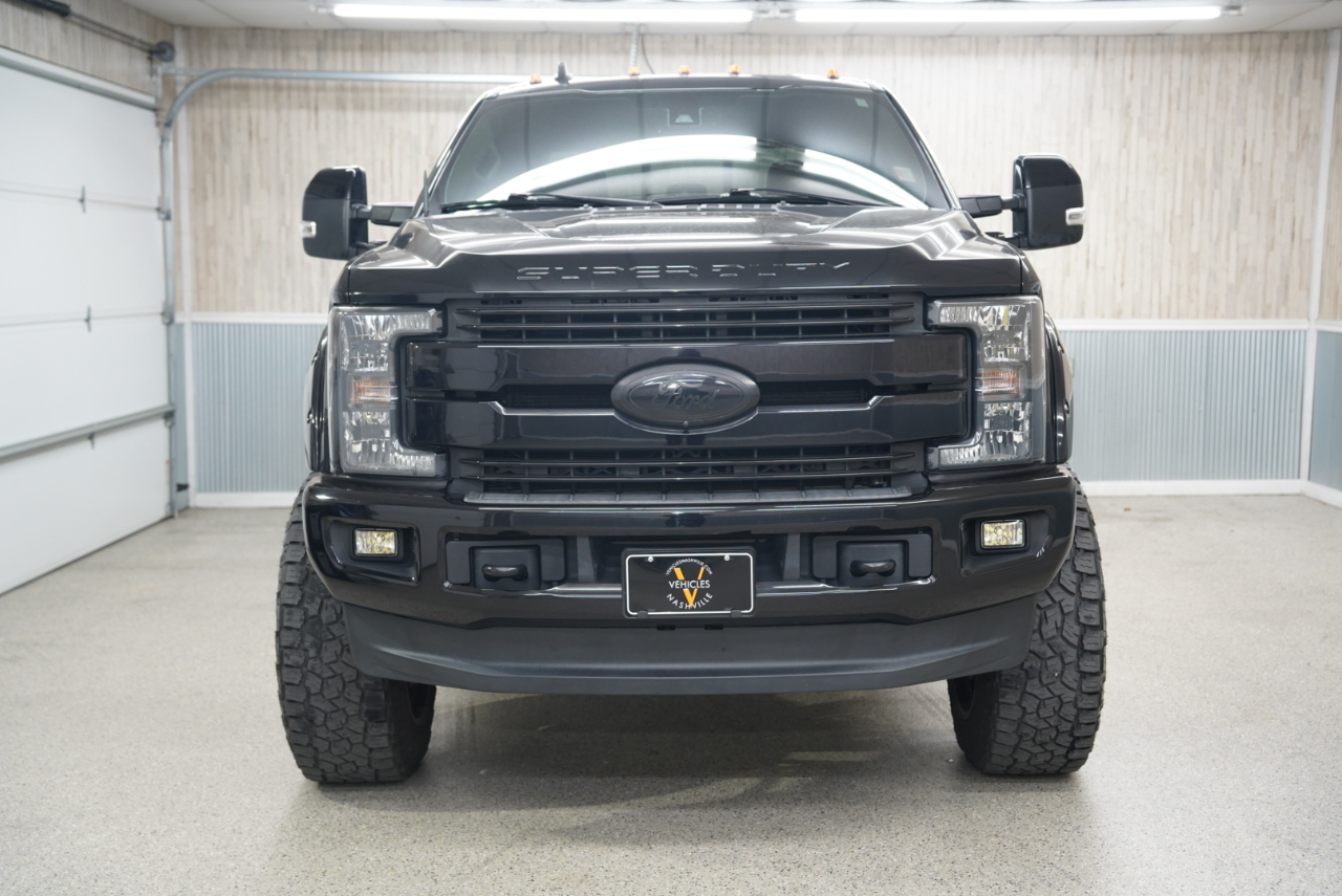 2019 Ford F-250 Lariat photo 2