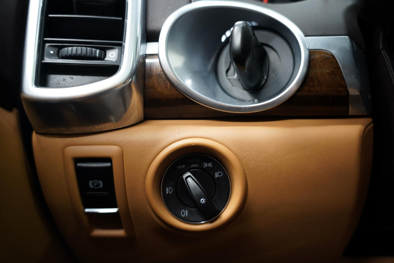 Porsche Cayenne AWD 4dr Turbo 2013