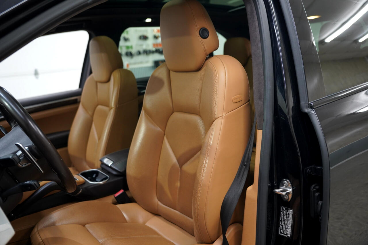 Porsche Cayenne AWD 4dr Turbo 2013