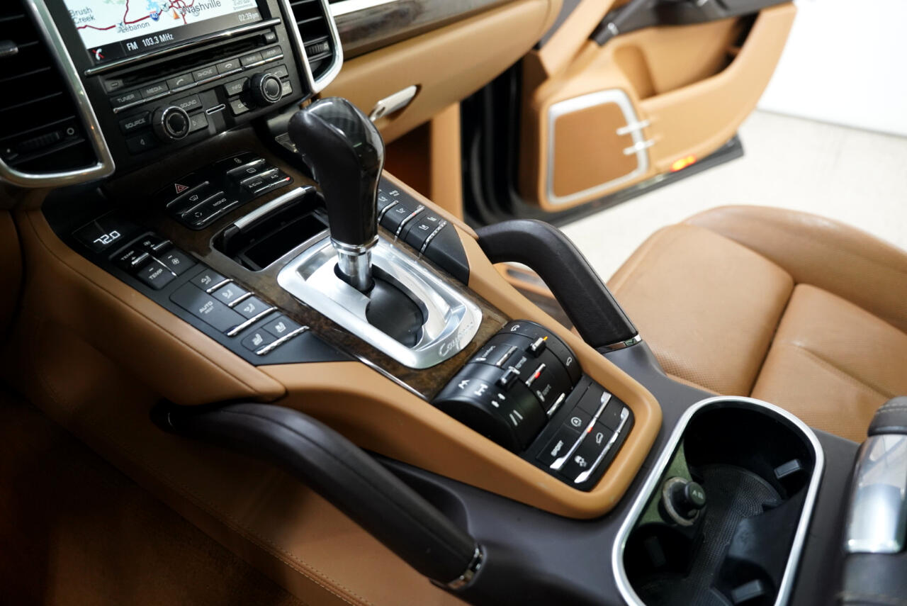 Porsche Cayenne AWD 4dr Turbo 2013