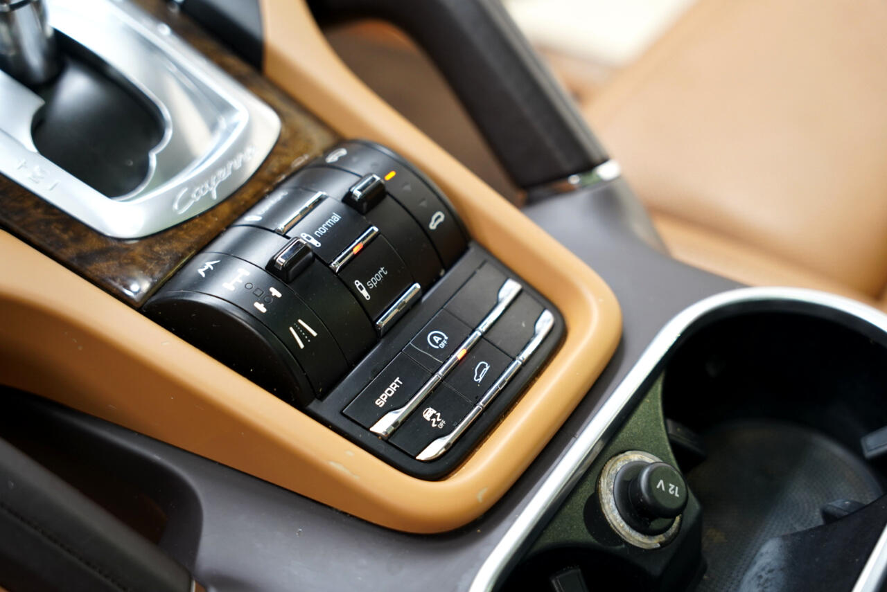 Porsche Cayenne AWD 4dr Turbo 2013