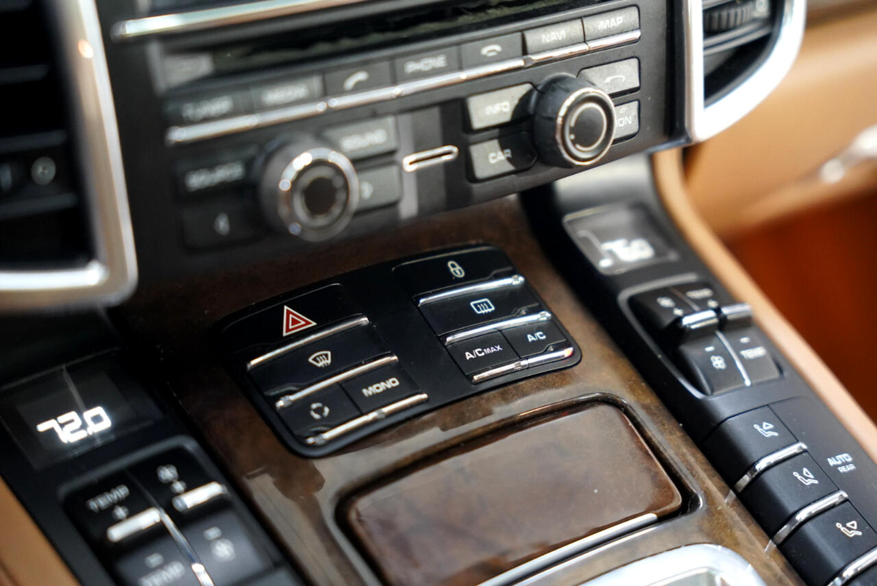 Porsche Cayenne AWD 4dr Turbo 2013