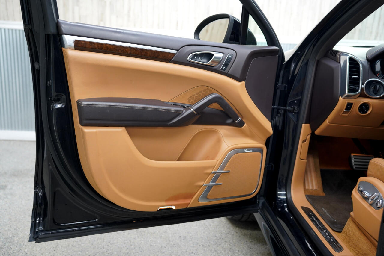 Porsche Cayenne AWD 4dr Turbo 2013