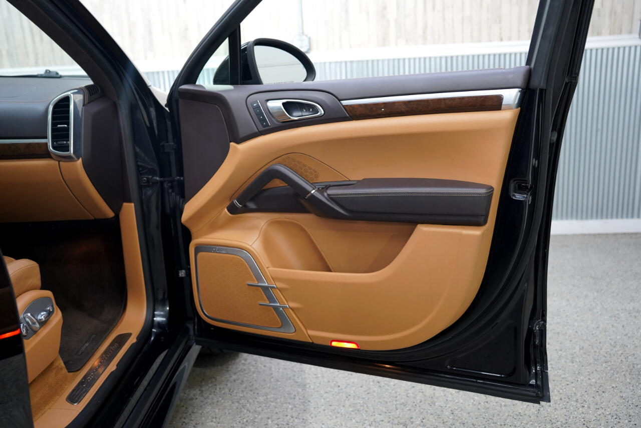 Porsche Cayenne AWD 4dr Turbo 2013