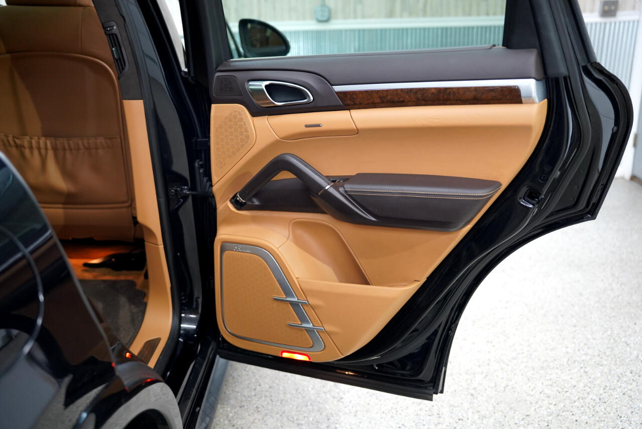 Porsche Cayenne AWD 4dr Turbo 2013