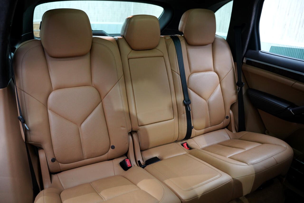 Porsche Cayenne AWD 4dr Turbo 2013